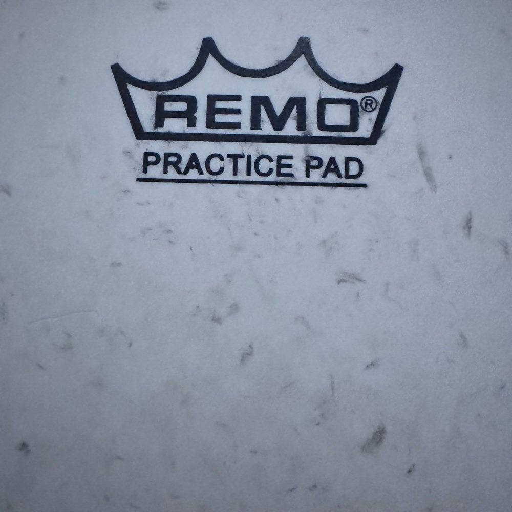 Remo Practice Pad with gray Rim - Picture 2 of 5